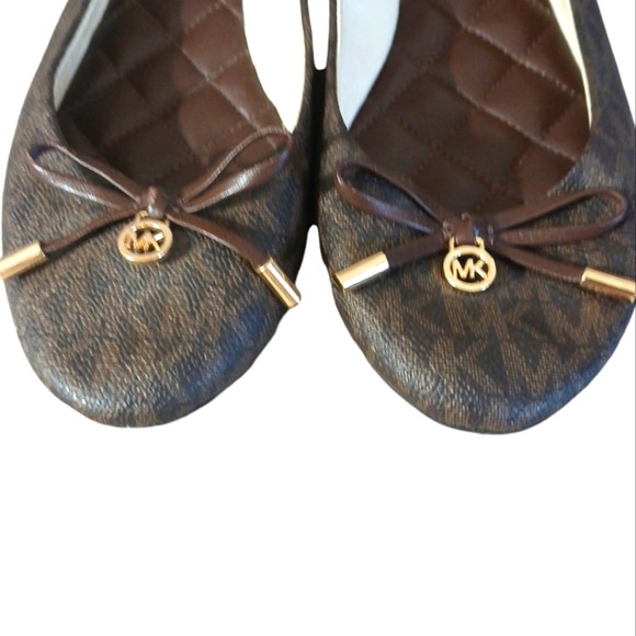 MICHAEL KORS MK Logo Ballet Flat Shoe 6.5 - Picture 3 of 10